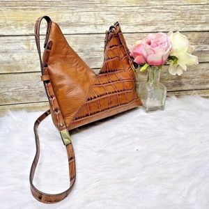 G.I.L.I Crisscross Tan Brown Leather Croc Trim Purse Shoulder Bag Crossbody
